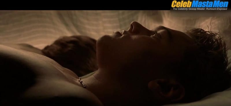 Leonardo DiCaprio's Shirtless, Straight Scene from The Beach