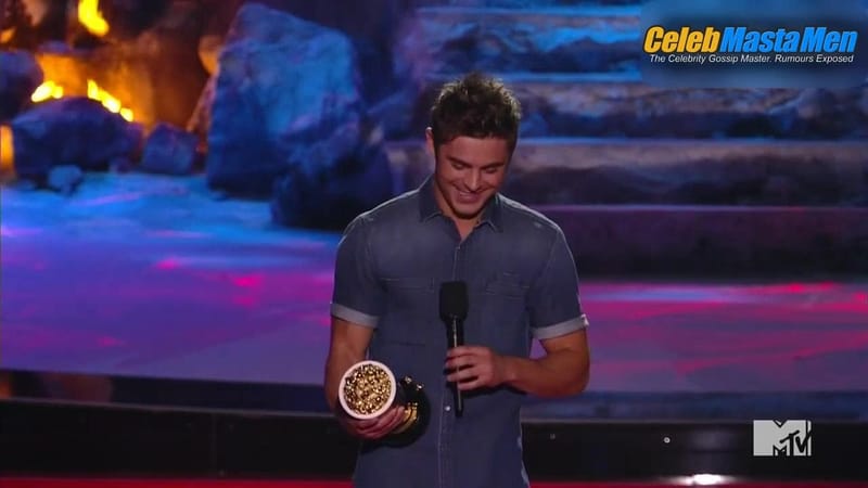 Zac Efron Shirtless, Sexy Scene from 2014 Mtv Movie Awards