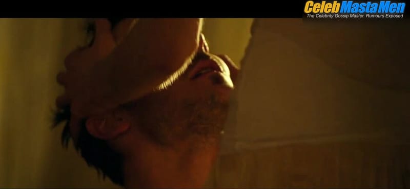 Zac Efron Shirtless, Sexy Scene from The Lucky One