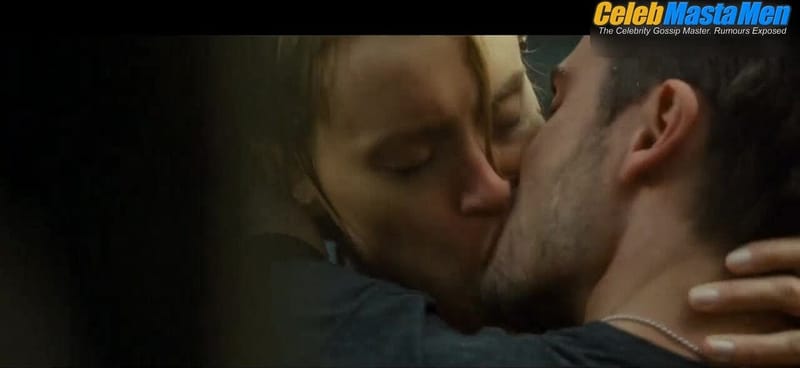 Zac Efron's Hot Straight Scene from The Lucky One