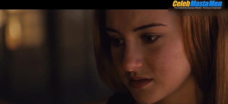 Theo James Shirtless, Sexy Scene from Divergent