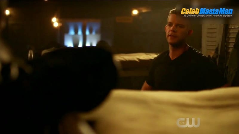 Russell Tovey and Wentworth Miller Sexy Scene from The Flash (2014)