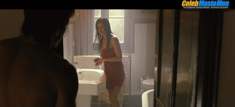 Jake Gyllenhaal Shirtless, Underwear Scene in Rendition