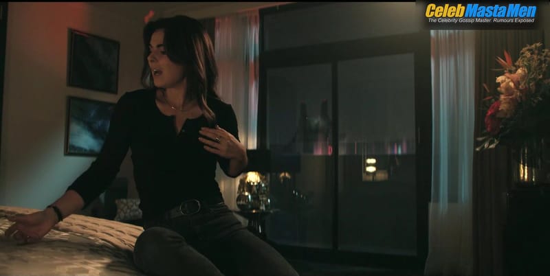 Alan Ritchson Shirtless in a Straight Scene from Reacher