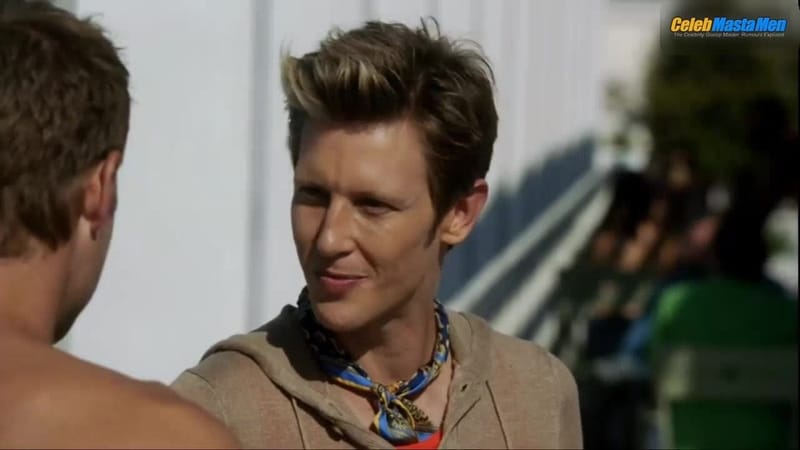 Justin Hartley Shirtless Scene from Revenge