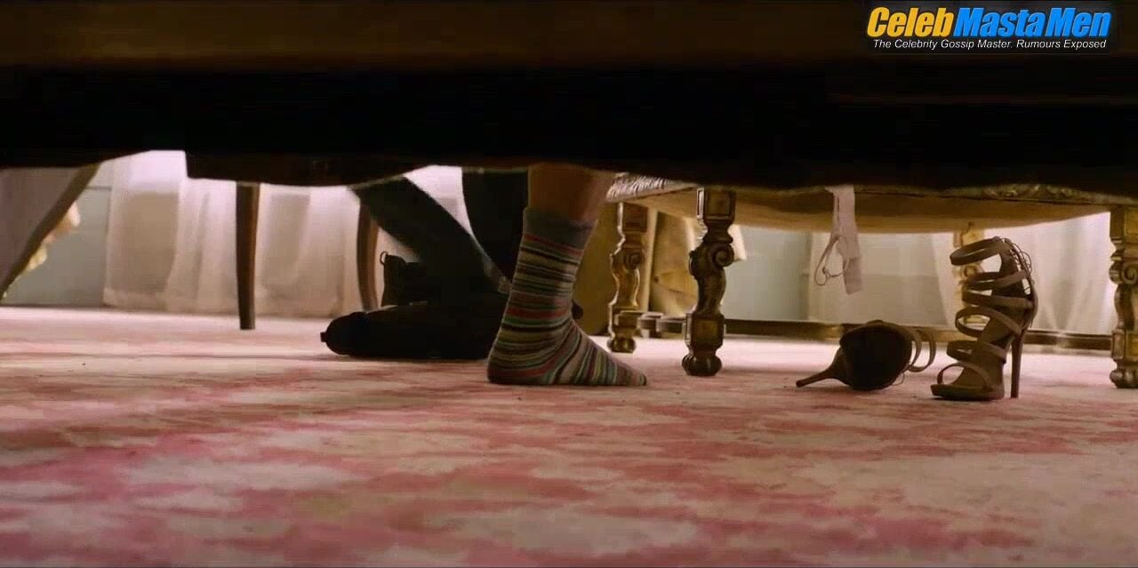 Chris Hemsworth Shirtless Scene In Men In Black: - Photo 2 of 5 photo 5