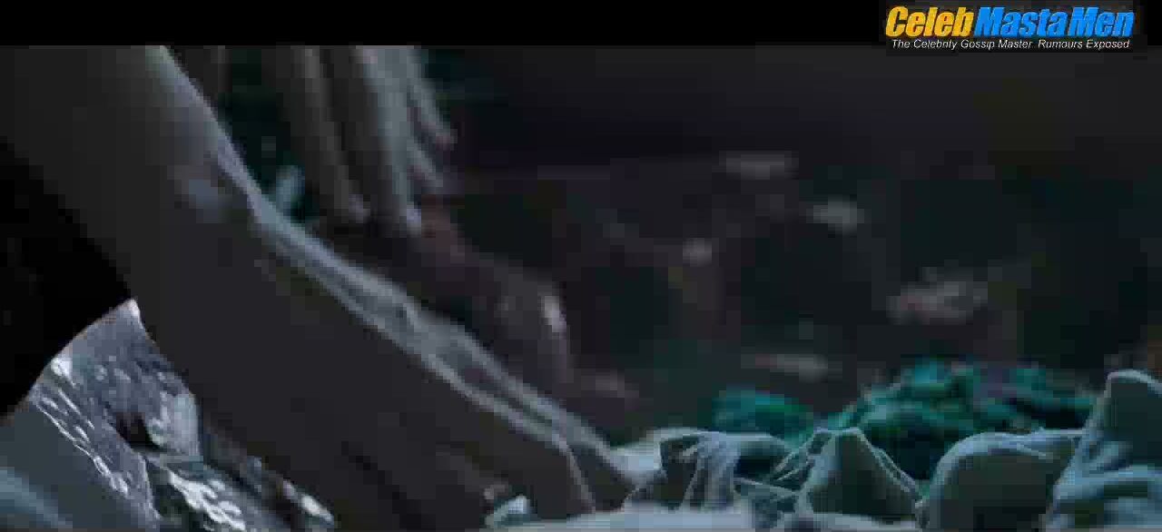 Chris Hemsworth Sexy Scene In Thor: Ragnarok - Photo 2 of 5 photo 1