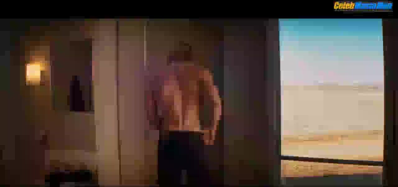 Chris Hemsworth Gay, Straight Scene In Thor - Photo 2 of 5 photo 1