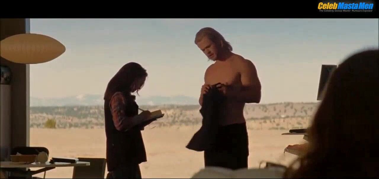 Chris Hemsworth Gay, Straight Scene In Thor - Photo 2 of 5 photo 4