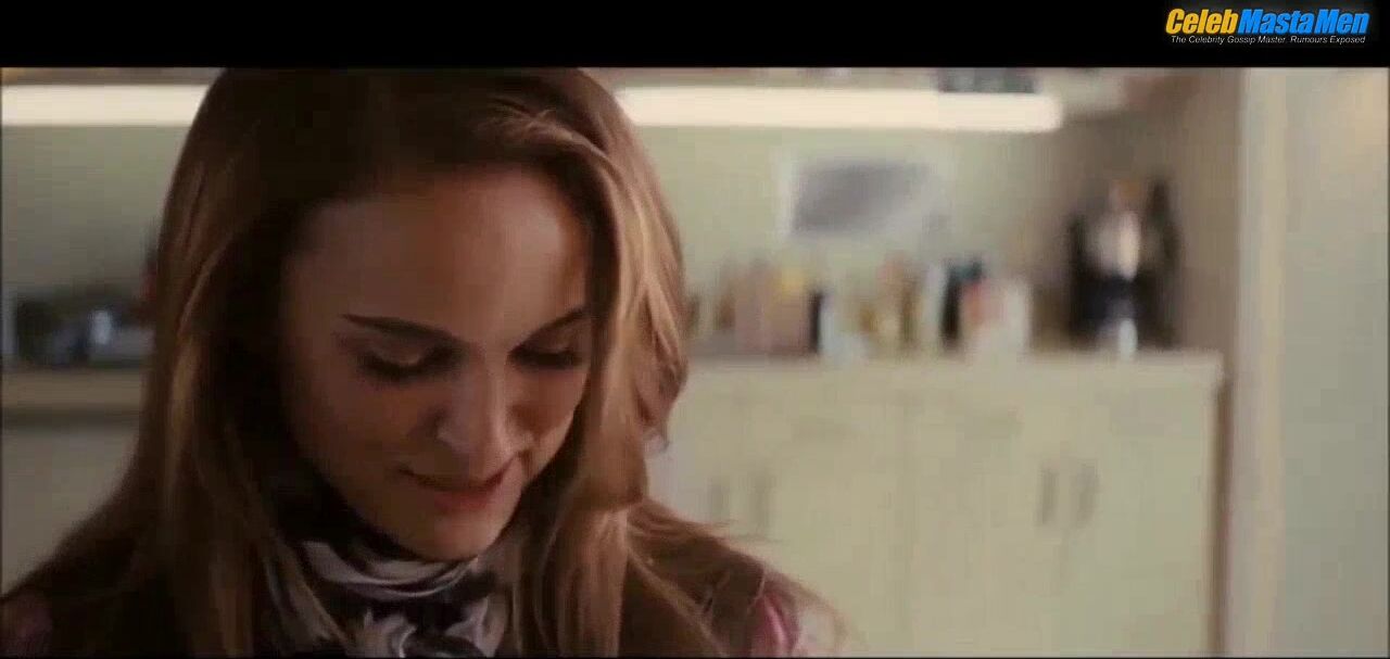 Chris Hemsworth Gay, Straight Scene In Thor - Photo 2 of 5 photo 5