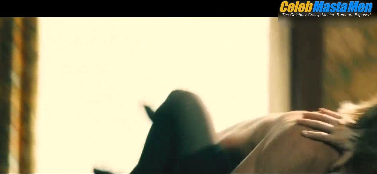 Chris Hemsworth Shirtless,butt Scene In Rush - Photo 4 of 5
