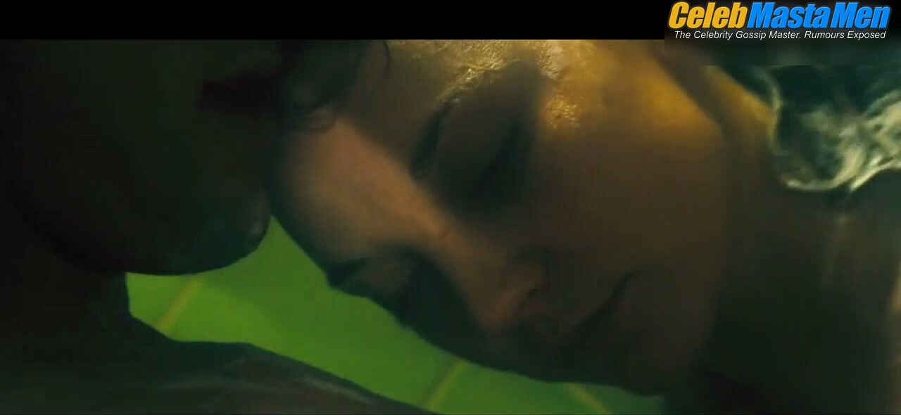 Chris Hemsworth Shirtless,butt Scene In Rush - Photo 4 of 5 photo 5