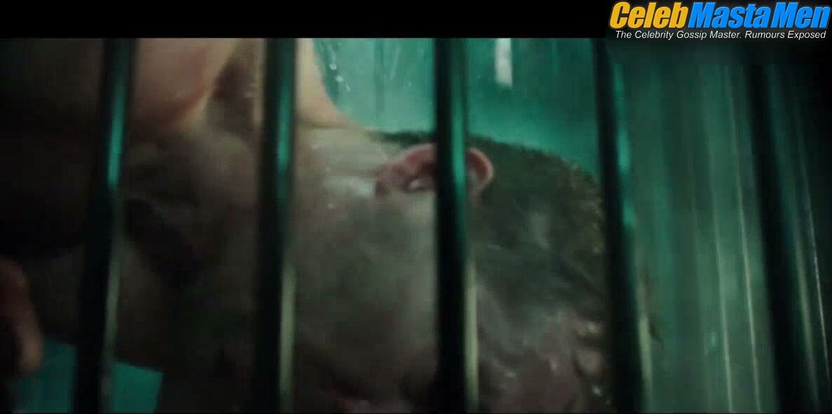 Ryan Reynolds Sexy,Shirtless Scene in Deadpool screenshot 5