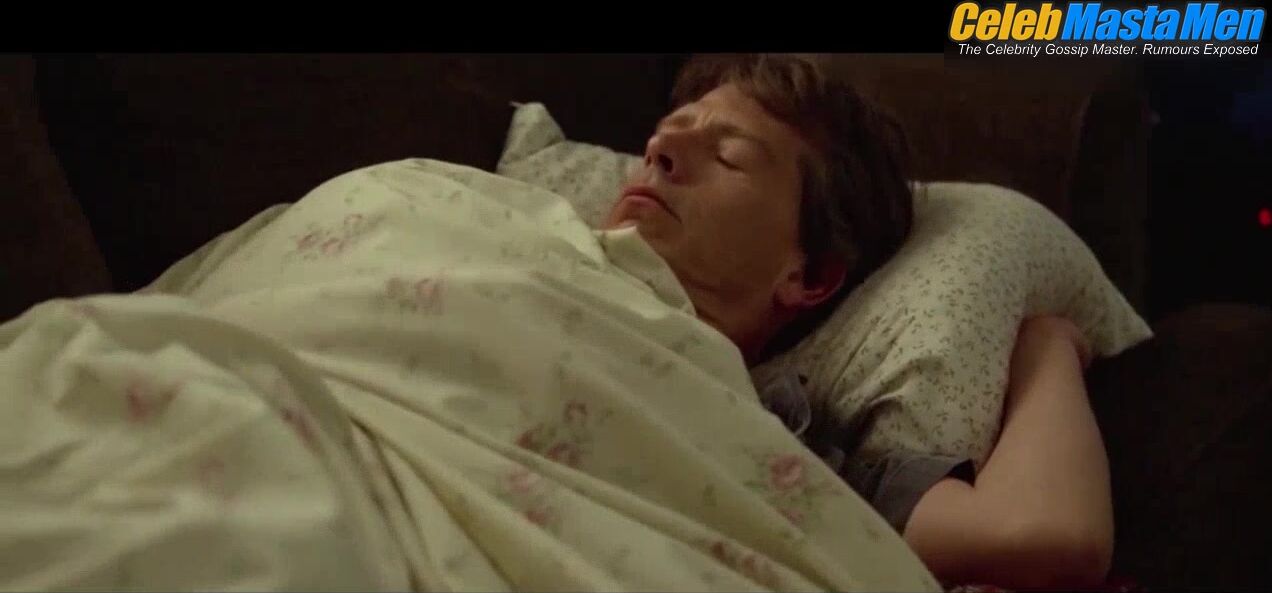 Ryan Reynolds Shirtless,Butt Scene in Mississippi Grind screenshot 2