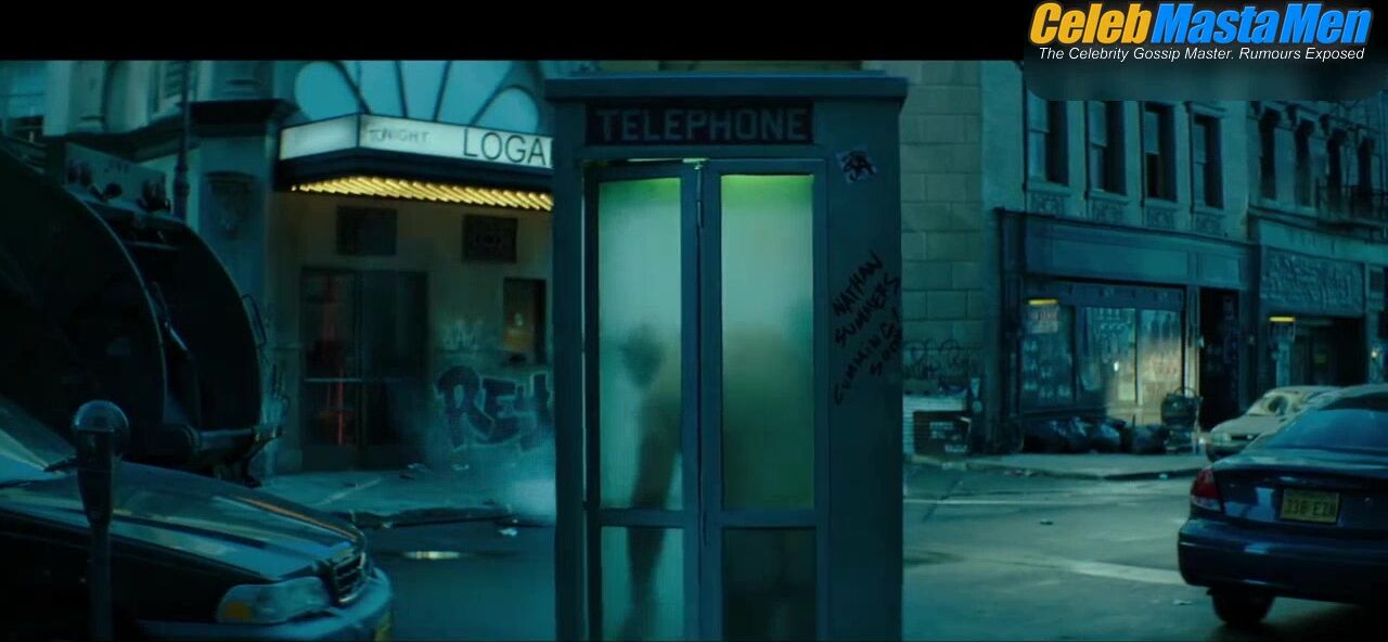 Ryan Reynolds Sexy Scene in Deadpool 2 screenshot 4