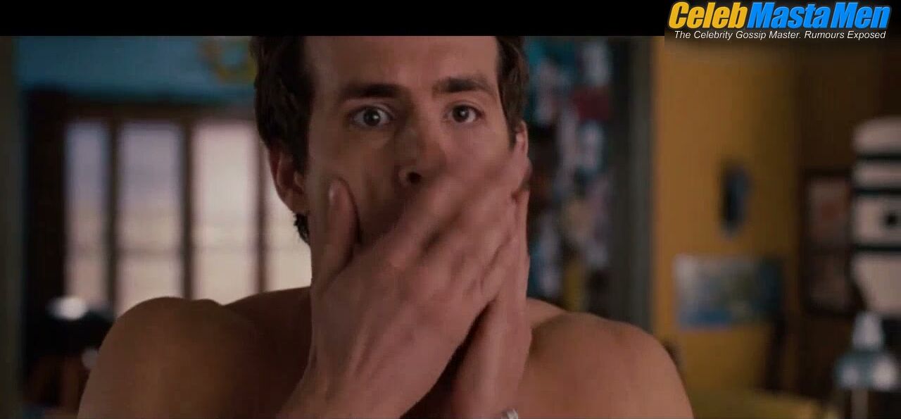 Ryan Reynolds Sexy Scene in The Change-up screenshot 4