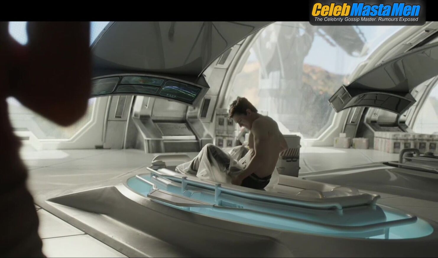 Tom Holland Shirtless Scene in Chaos Walking screenshot 4