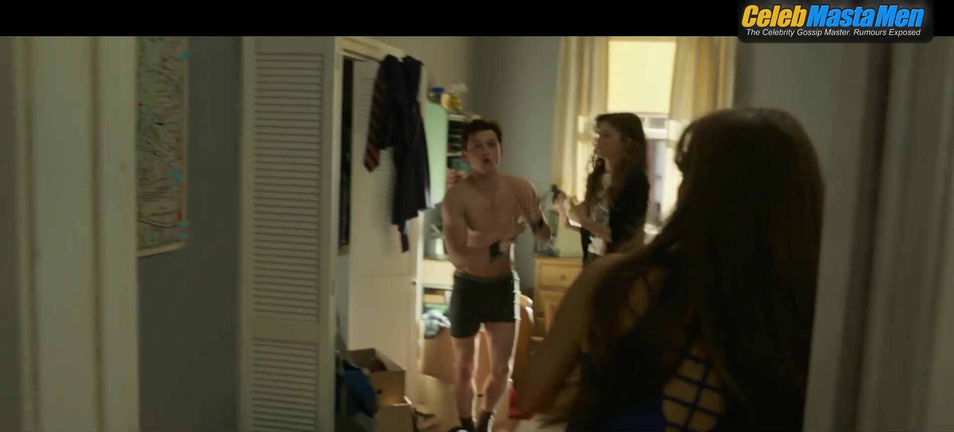 Tom Holland Underwear, Shirtless Scene in Spider-man: No Way Home screenshot 2