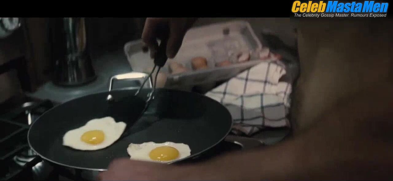 Henry Cavill Sexy,Shirtless Scene in Batman V Superman: Dawn Of Justice Ultimate Edition screenshot 1