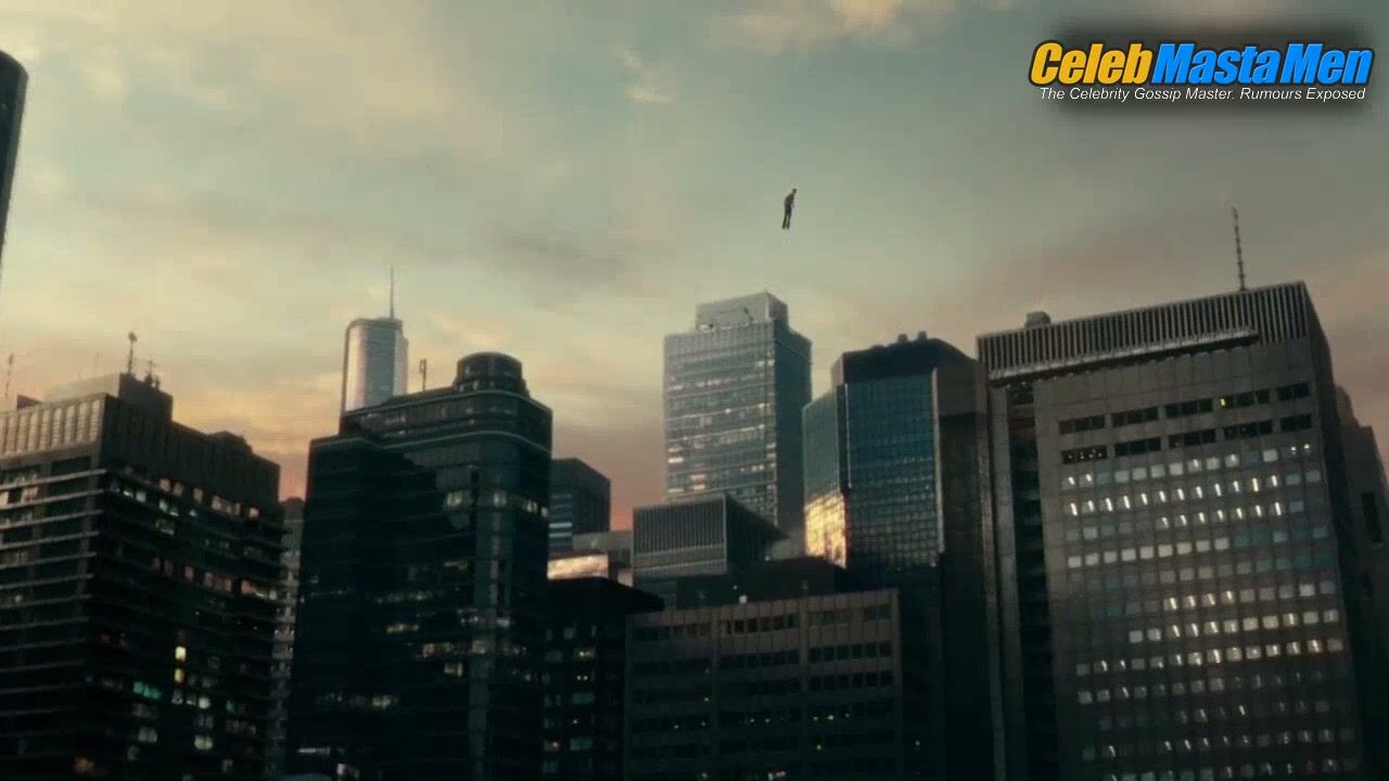 Henry Cavill Sexy Scene in Justice League screenshot 1