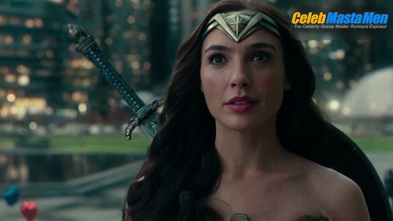 Henry Cavill Sexy Scene in Justice League screenshot 5