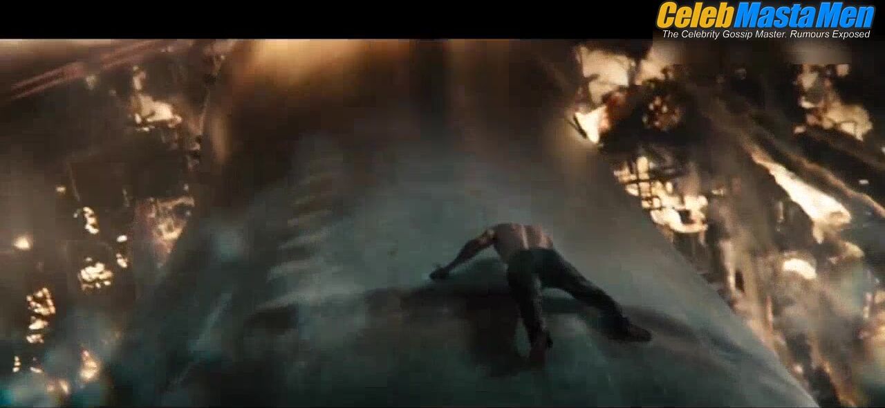 Henry Cavill Sexy,Shirtless Scene in Man Of Steel screenshot 1