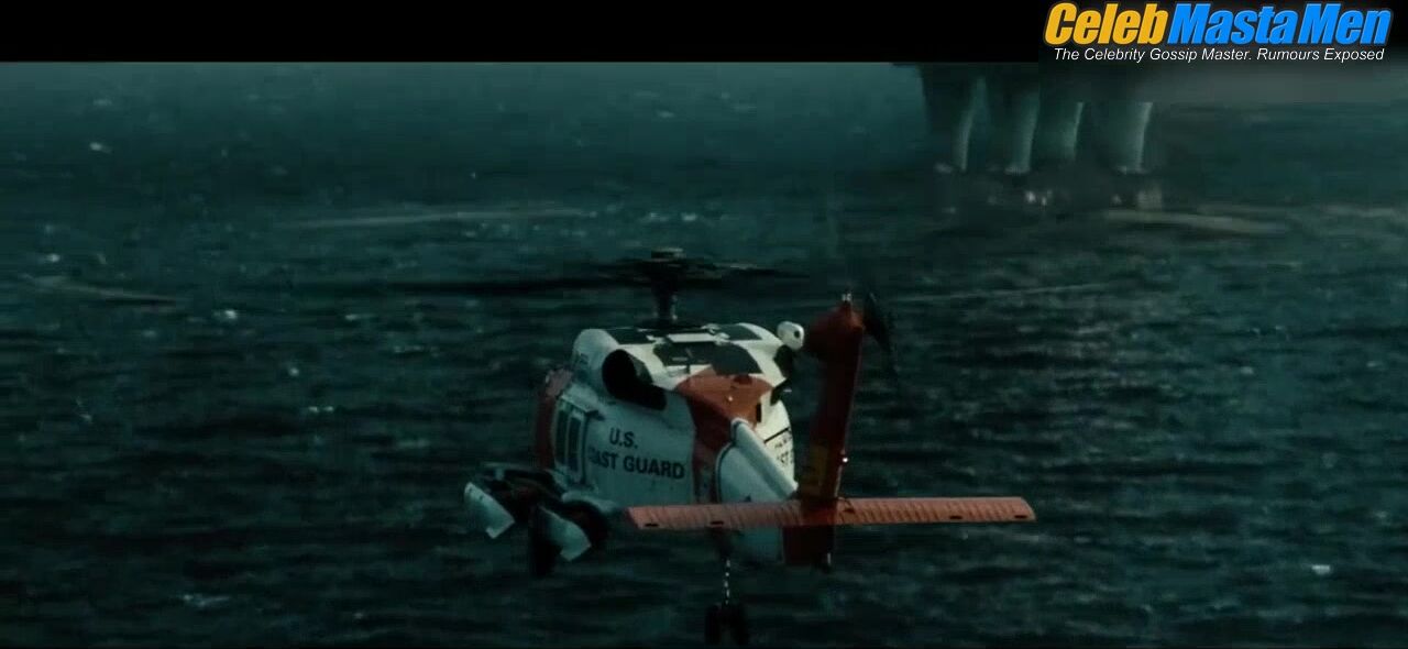 Henry Cavill Sexy,Shirtless Scene in Man Of Steel screenshot 2