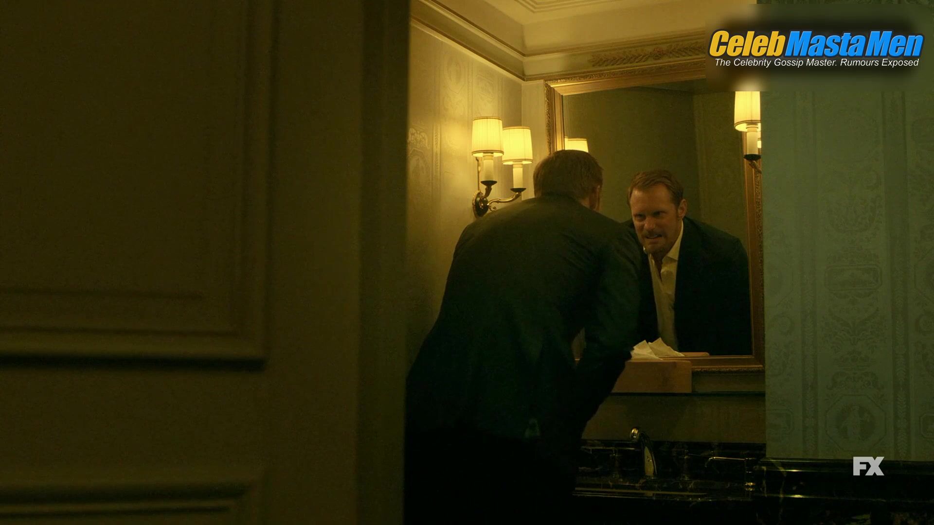 Alexander Skarsgard Sexy Scene In Atlanta - Photo 1 of 5
