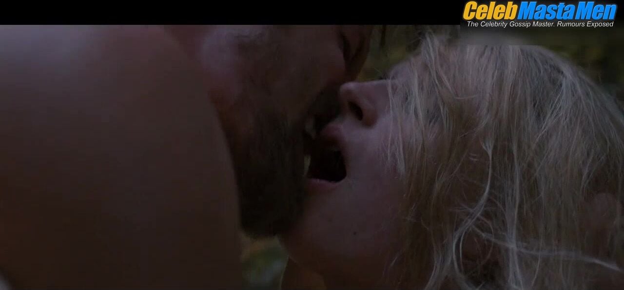 Alexander Skarsgard Sexy,shirtless Scene In The East - Photo 2 of 5