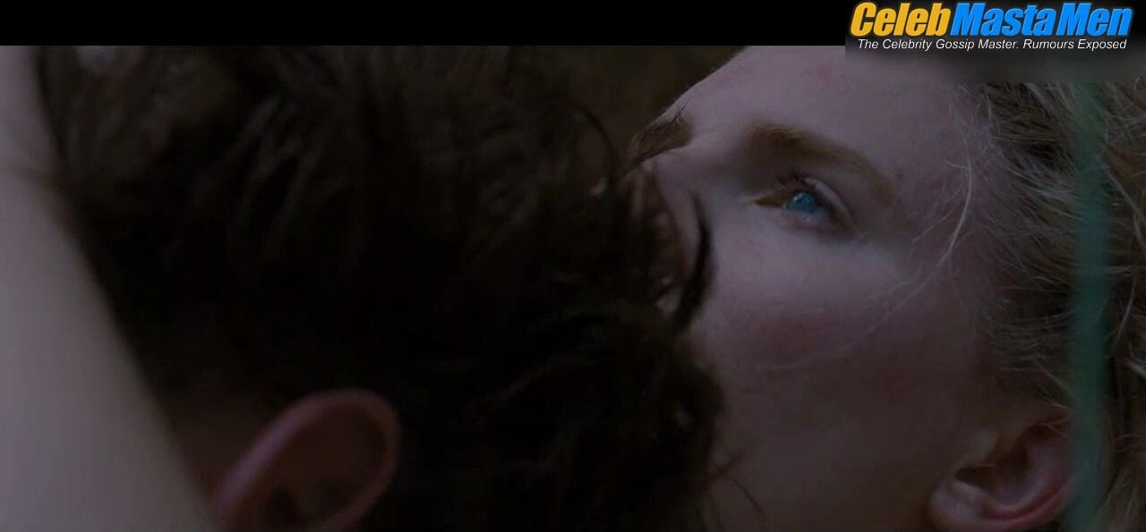 Alexander Skarsgard Sexy,shirtless Scene In The East - Photo 2 of 5 photo 5