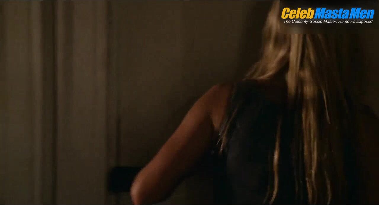 Chris Evans Shirtless Scene In What’s Your Number? - Photo 1 of 5
