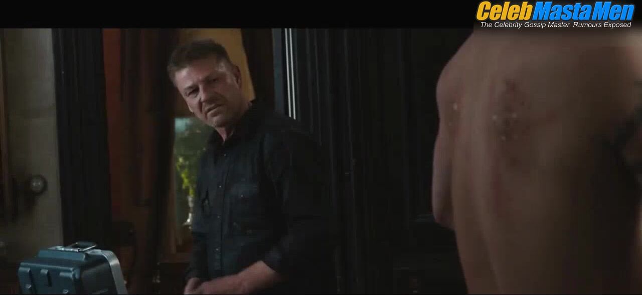 Channing Tatum Shirtless Scene In Jupiter Ascending - Photo 2 of 5