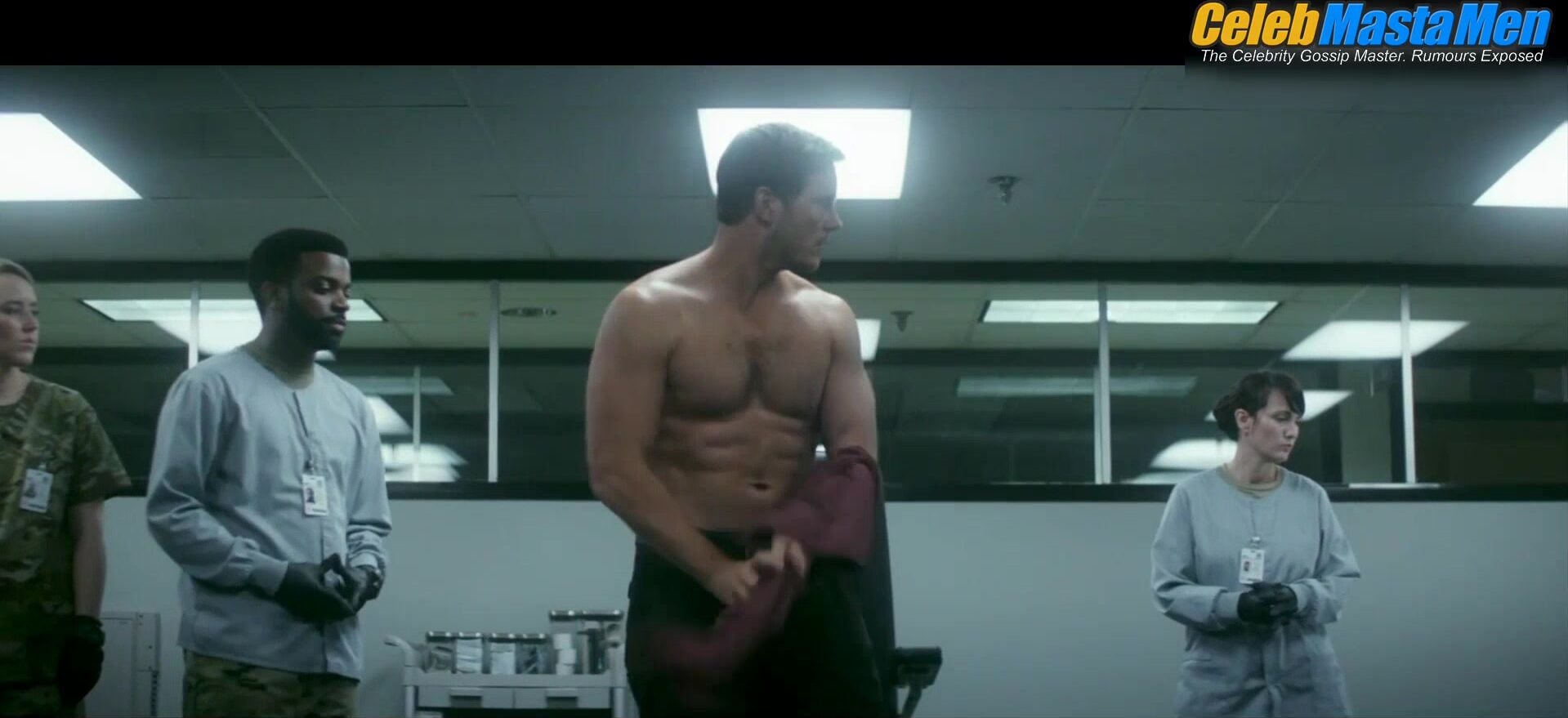 Chris Pratt Shirtless Scene In The Tomorrow War - Photo 2 of 5 photo 1