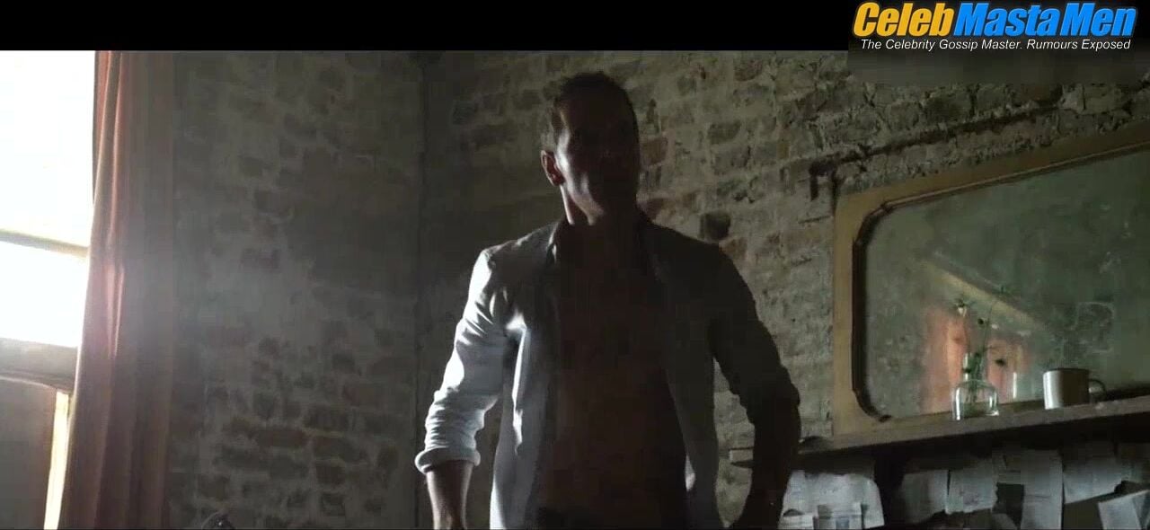 Michael Fassbender Shirtless Scene In The Counselor - Photo 1 of 5 photo 2