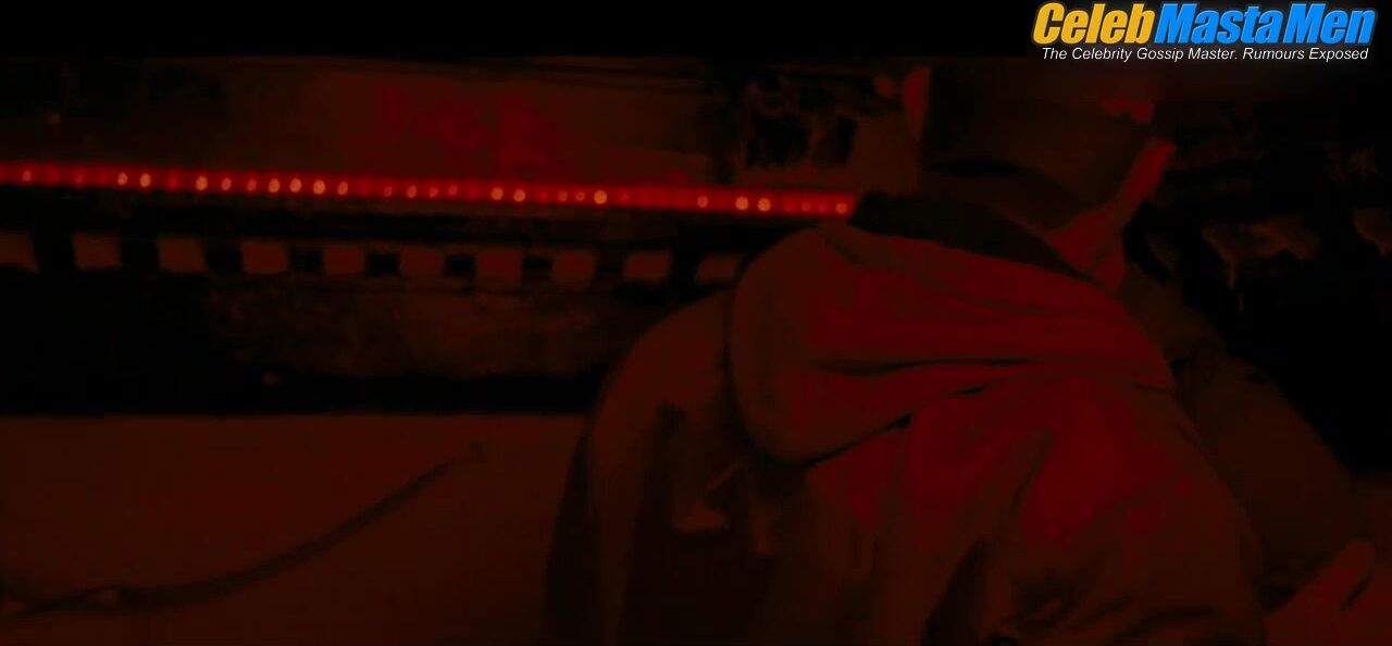Michael Fassbender ’s Hot Gay Scene From Shame - Photo 2 of 5
