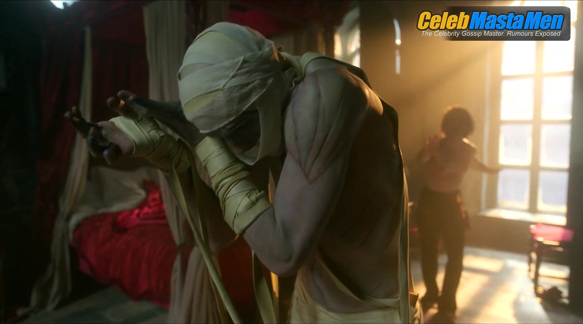 Jacob Elordi Oscar Isaac And Shirtless, Bulge Scene In - Photo 1 of 5 photo 5