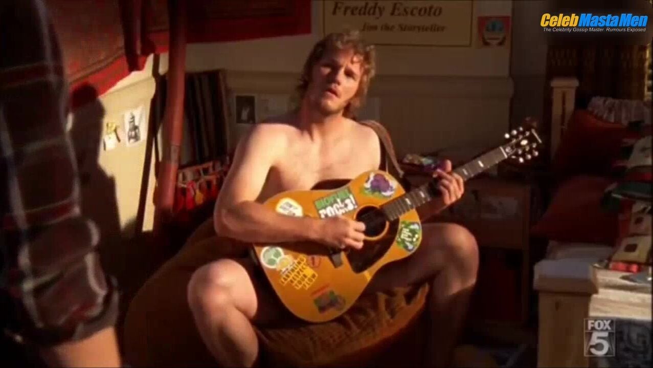 Chris Pratt Shirtless Scene In The O.c. - Photo 1 of 5 photo 2