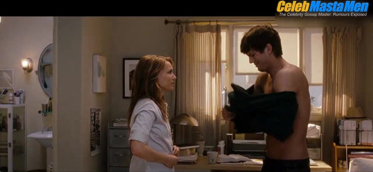 Ashton Kutcher Shirtless Scene In No Strings Attached - Photo 1 of 5 photo 5