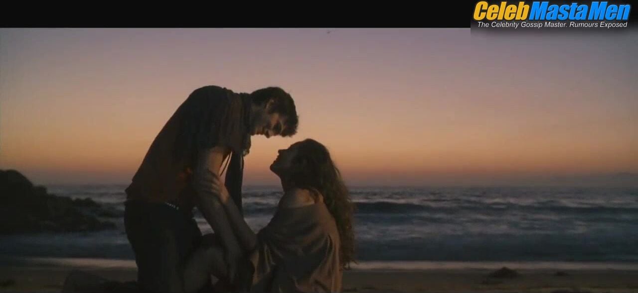 Ashton Kutcher ’s Shirtless, Straight Scene From - Photo 3 of 5 photo 1