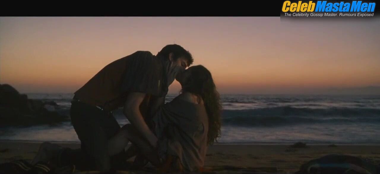 Ashton Kutcher ’s Shirtless, Straight Scene From - Photo 3 of 5 photo 2