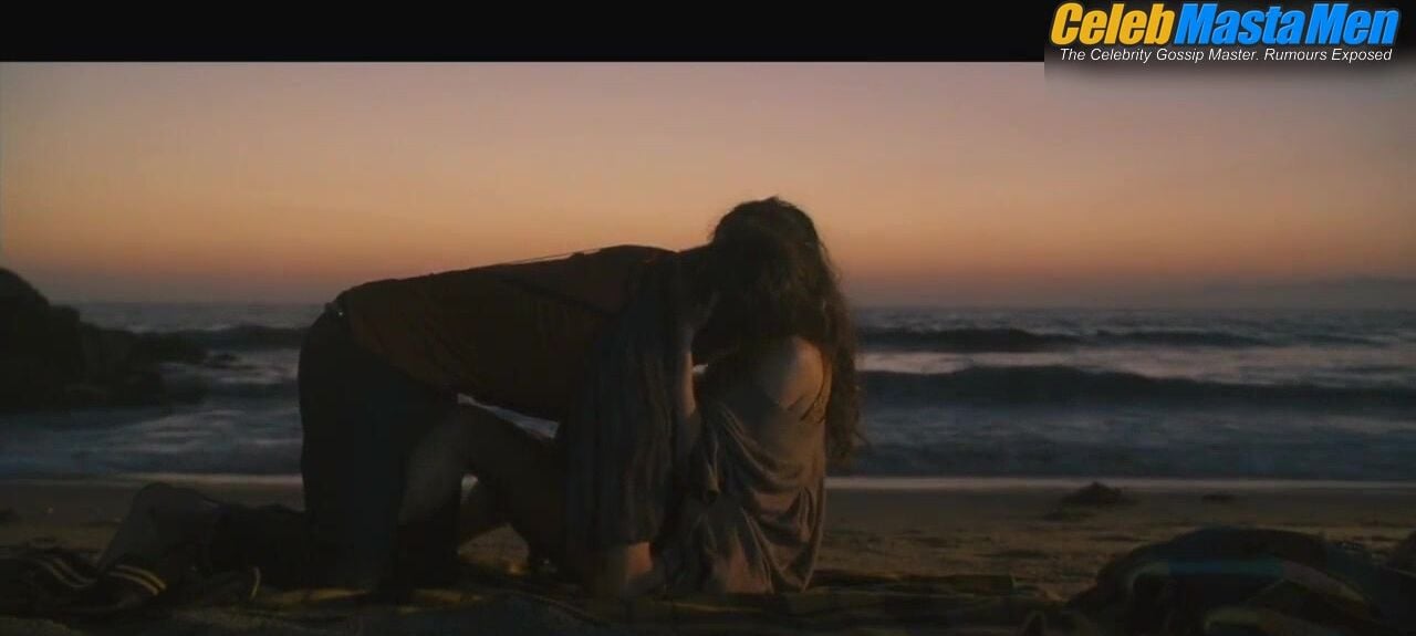 Ashton Kutcher ’s Shirtless, Straight Scene From - Photo 3 of 5 photo 4