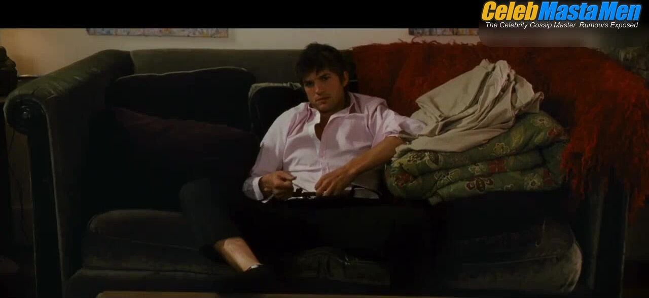 Ashton Kutcher Shirtless,underwear Scene From Spread - Photo 2 of 5 photo 1