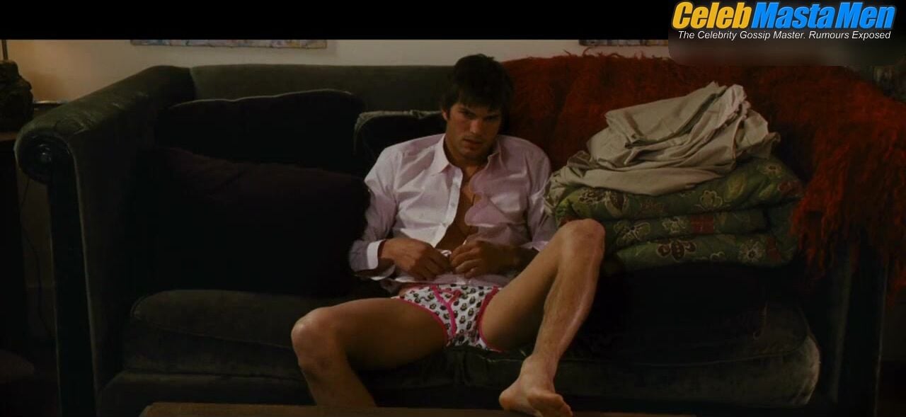 Ashton Kutcher Shirtless,underwear Scene From Spread - Photo 2 of 5