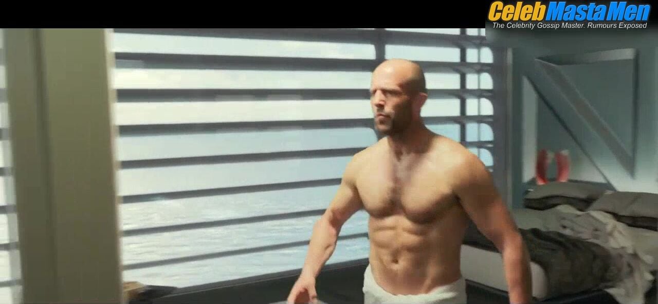 Jason Statham Shirtless Scene In The Meg - Photo 2 of 5