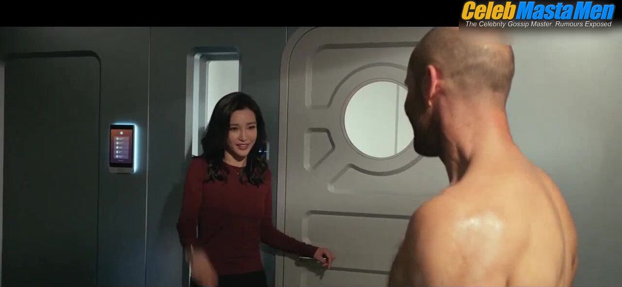 Jason Statham Shirtless Scene In The Meg - Photo 2 of 5 photo 5