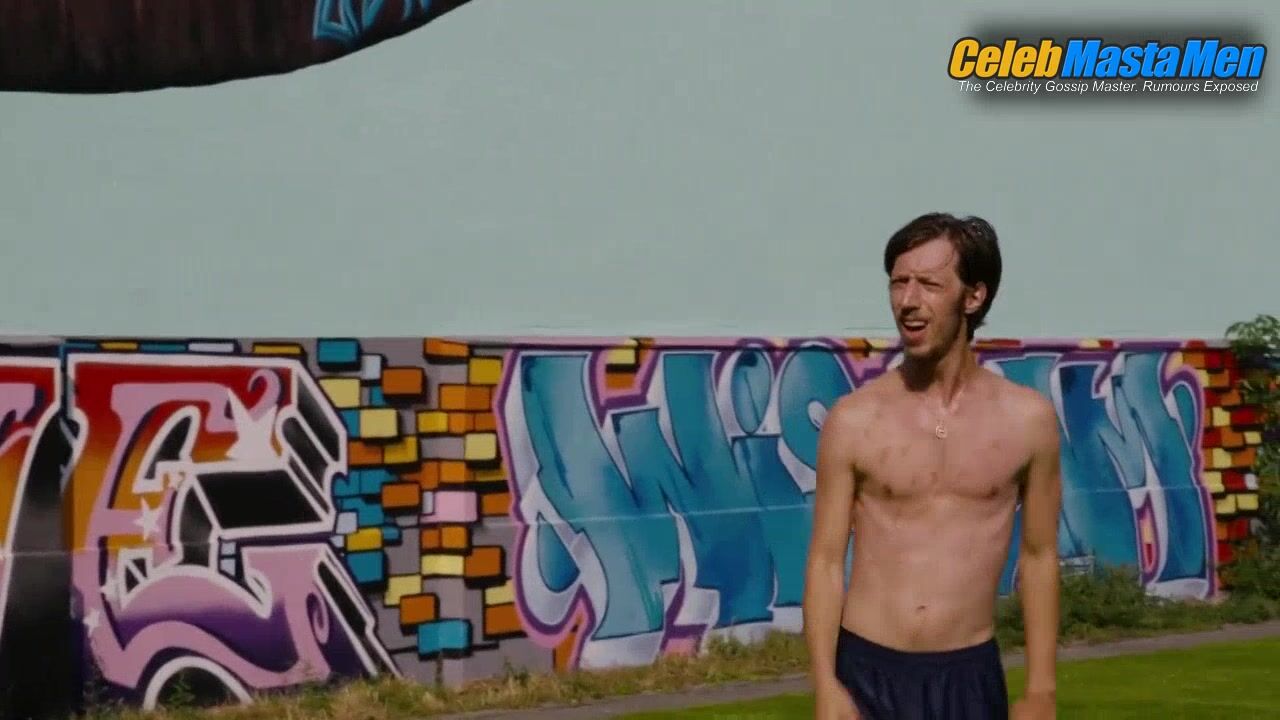 Max Mauff Max Riemelt And Sexy Scene From Sense8 - Photo 2 of 5 photo 1