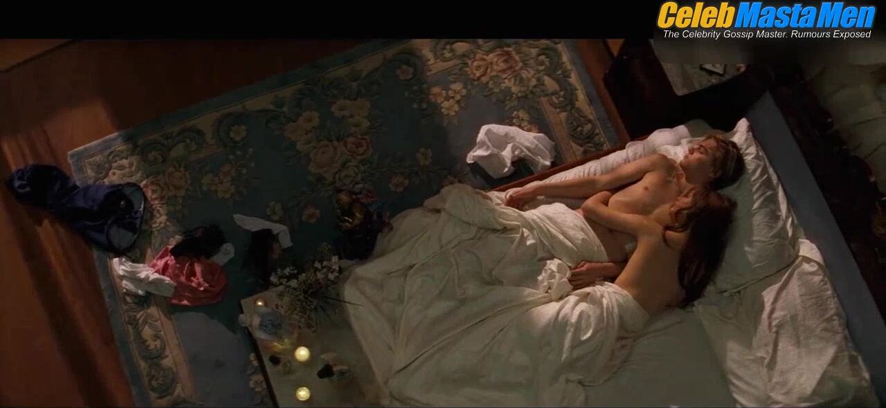 Leonardo Dicaprio Sexy Underwear Scene From Romeo + Juliet - Photo 1 of 5