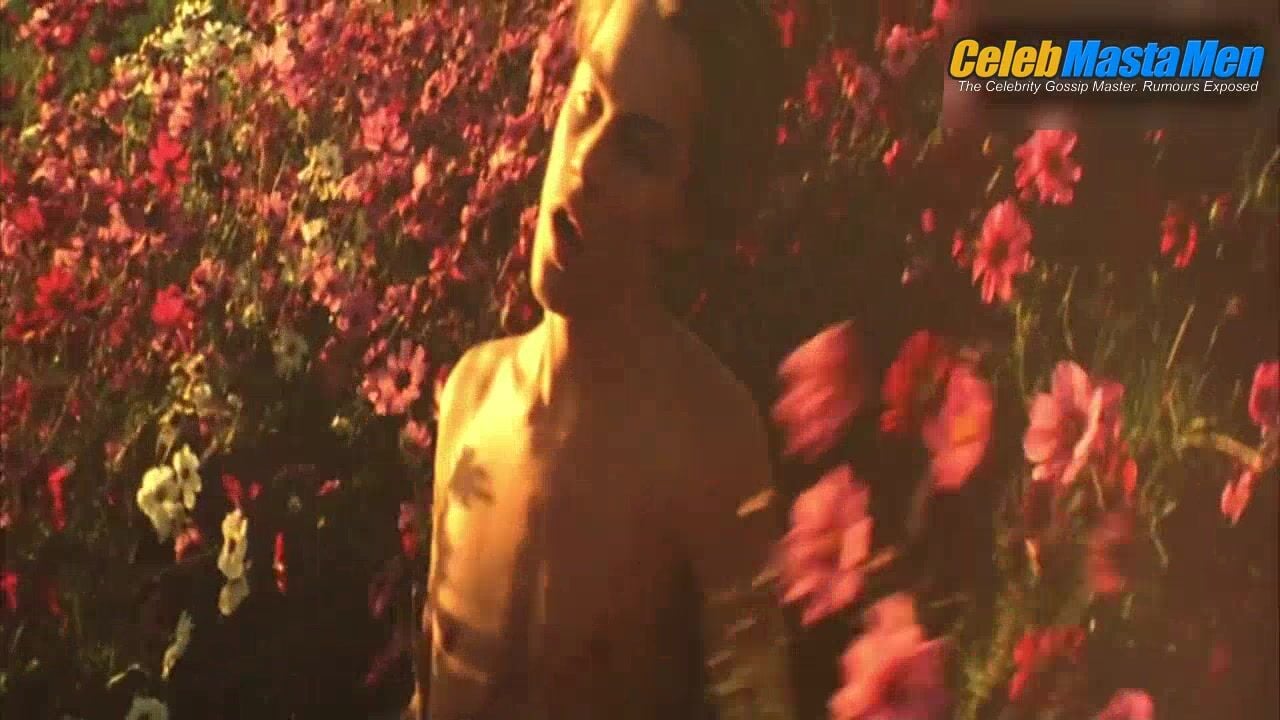 Leonardo Dicaprio Shirtless Scene From The Basketball Diaries - Photo 2 of 5 photo 5