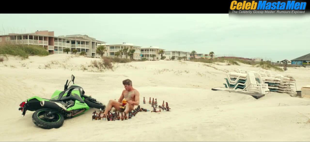 Zac Efron Shirtless, Sexy Scene From Dirty Grandpa - Photo 1 of 5 photo 2