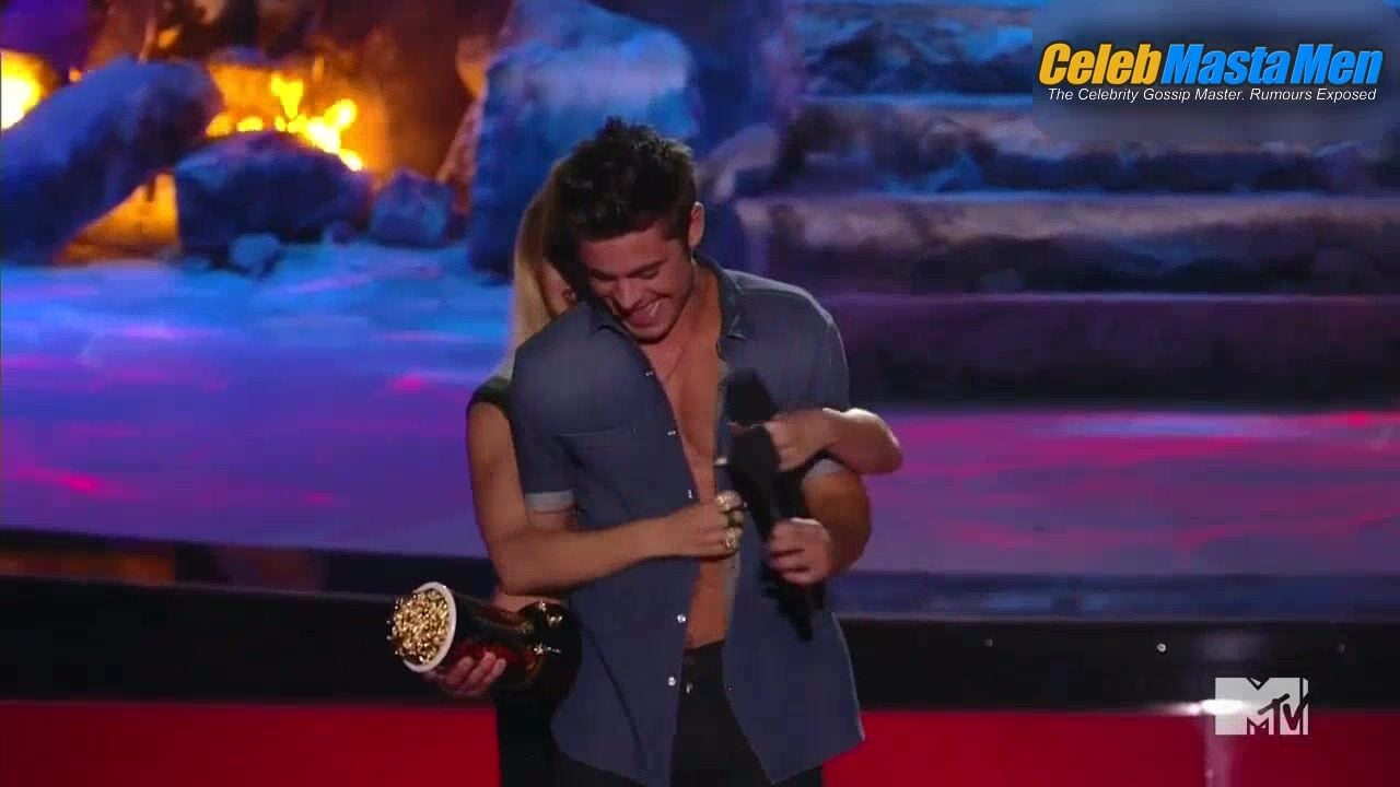 Zac Efron Shirtless, Sexy Scene From 2014 Mtv Movie - Photo 2 of 5 photo 4